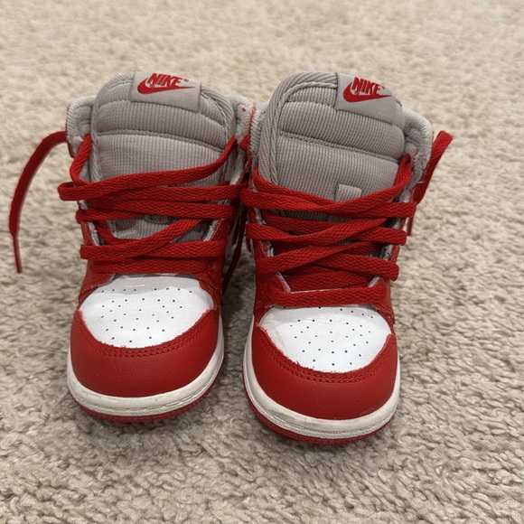 Air Jordan 1 Retro High OG - Toddler 8C - Picture 2 of 5